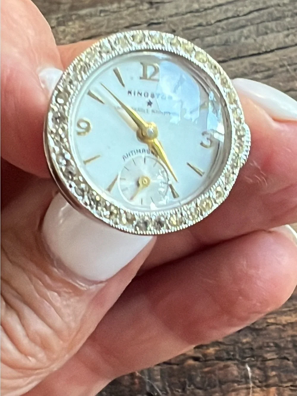 Kingston round watch